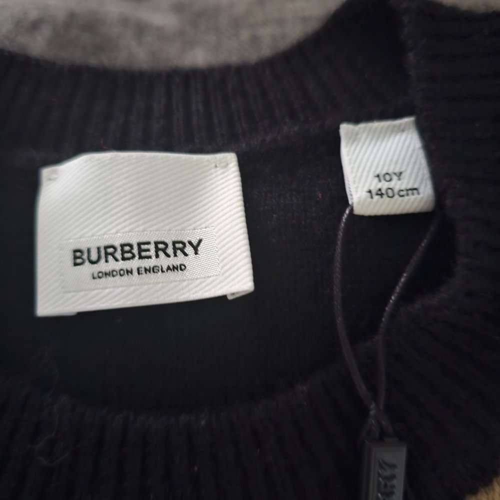 Burberry sweater